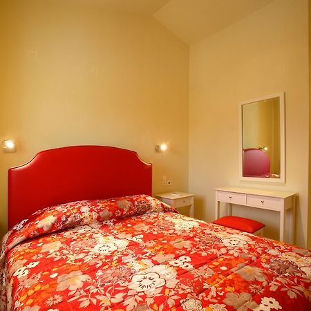 Porto Skopelos Villas エクステリア 写真