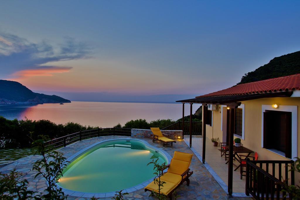 Porto Skopelos Villas エクステリア 写真