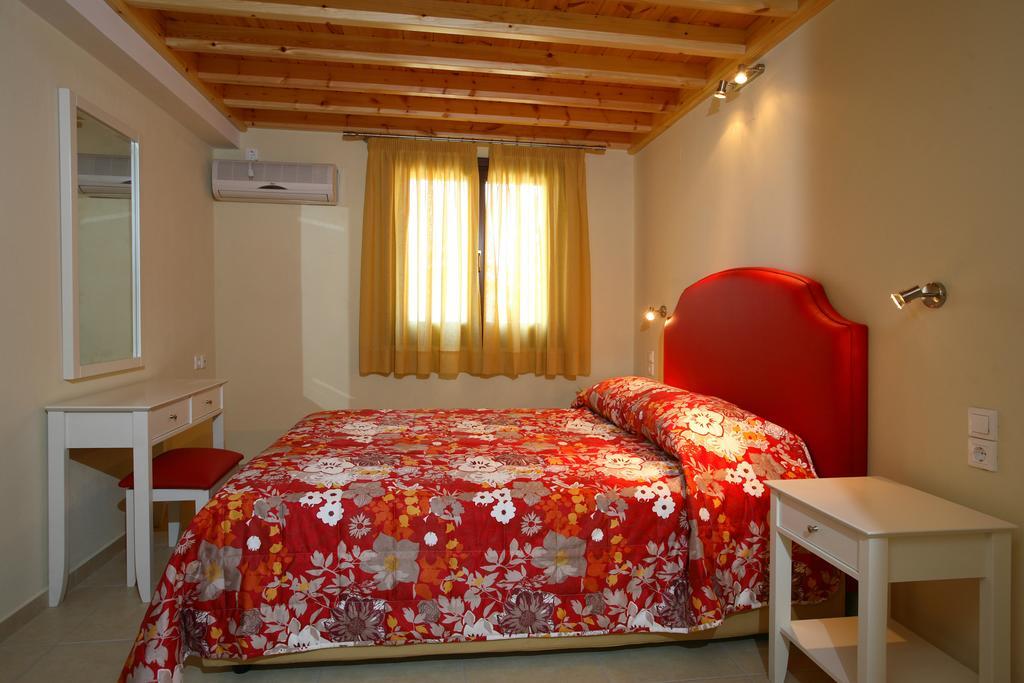 Porto Skopelos Villas エクステリア 写真